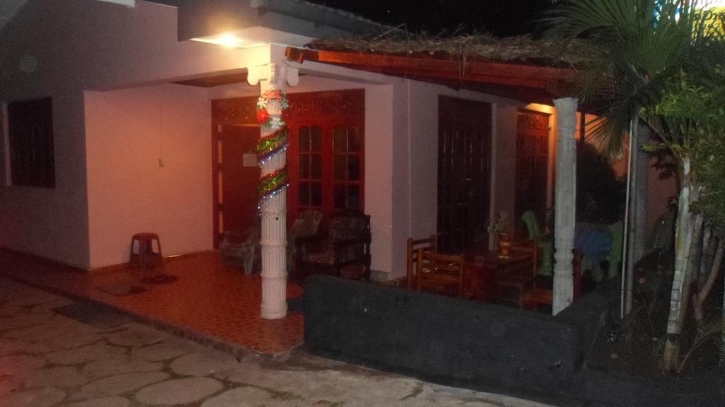 Thisal Guest House Polonnaruva Kültér fotó